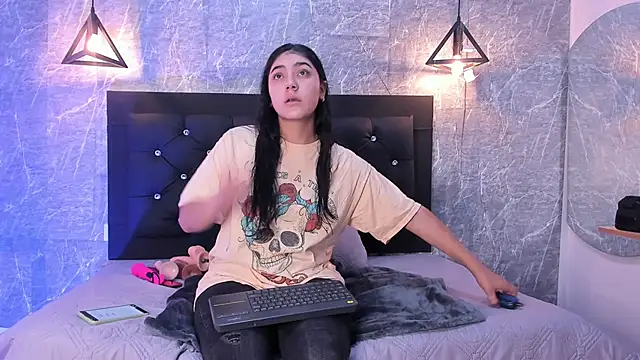 emberhodson online show from September 23, 2025, 10:40 am