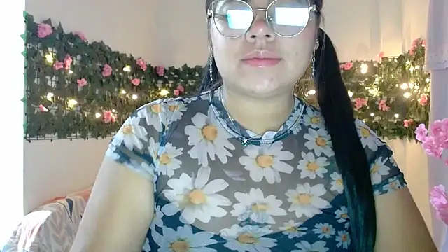 viccky vick online show from November 19, 2025, 1:27 am