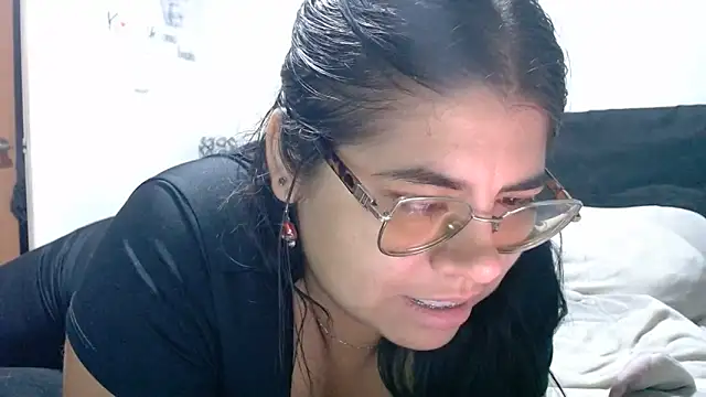 viccky vick online show from June 18, 2026, 12:44 am