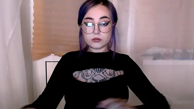 purplewitch online show from November 19, 2025, 11:54 am