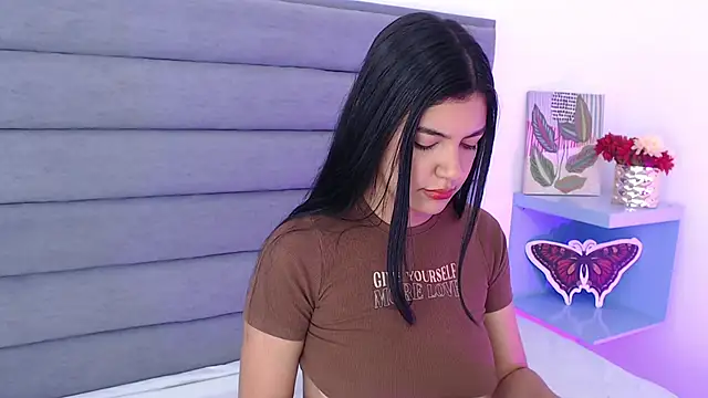 Snapshot of JenniferHost chatting on February 27, 2025, 1:28 pm JenniferHost online show from February 27, 2025, 1:28 pm