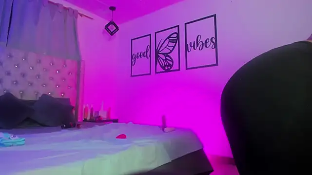 nicolee millerr online show from January 17, 2026, 1:38 pm