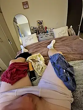 Snapshot of blueeyeblonde33 chatting on February 3, 2025, 7:40 am blueeyeblonde33 online show from February 3, 2025, 7:40 am