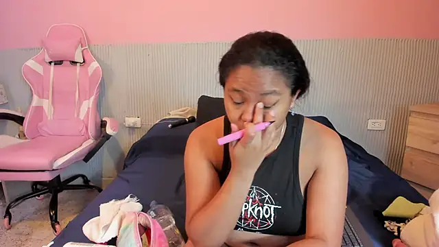 yeikafoxy online show from November 27, 2025, 11:12 am