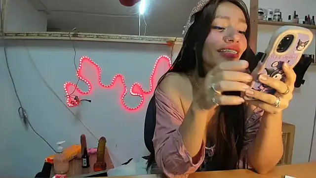 IZZY BEAUTIFUL online show from February 21, 2025, 6:07 am