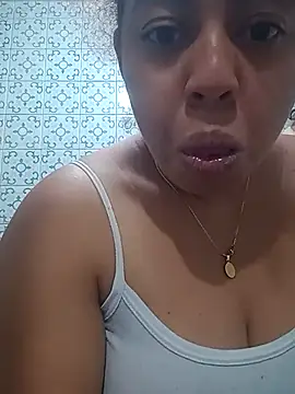 Snapshot of alexandraluv chatting on February 19, 2025, 5:27 pm alexandraluv online show from February 19, 2025, 5:27 pm