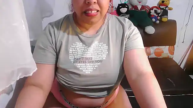 alexandraluv online show from November 6, 2025, 1:06 am