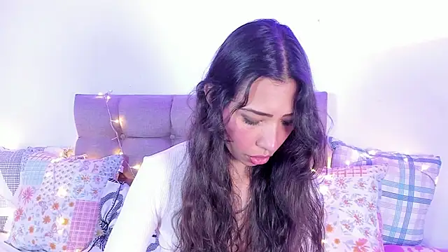 Miss veronicaa2 online show from February 17, 2025, 12:59 pm