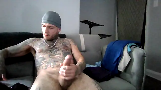 Snapshot of cruz815 chatting on June 25, 2026, 2:10 pm cruz815 online show from June 25, 2026, 2:10 pm