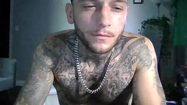 Snapshot of cruz815 chatting on July 1, 2026, 7:24 pm cruz815 online show from July 1, 2026, 7:24 pm