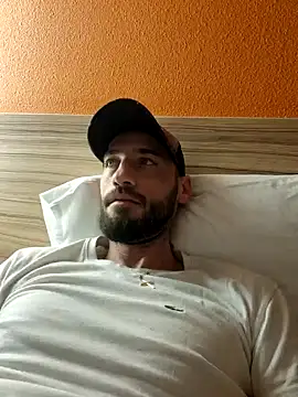enzo4586 online show from January 29, 2025, 9:17 pm