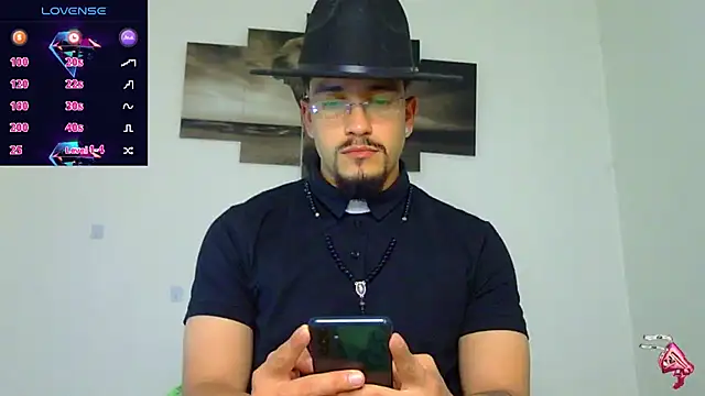 Snapshot of Keiviid chatting on October 31, 2025, 2:07 pm Keiviid online show from October 31, 2025, 2:07 pm