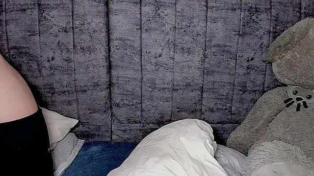 Dylan Milk online show from September 28, 2025, 8:58 pm