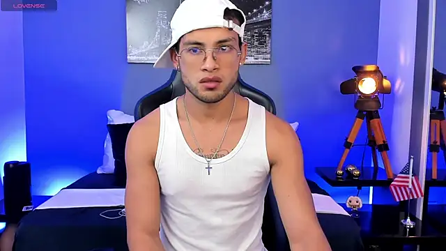 Snapshot of Max_Conor1 chatting on April 30, 2026, 3:02 am Max Conor1 online show from April 30, 2026, 3:02 am