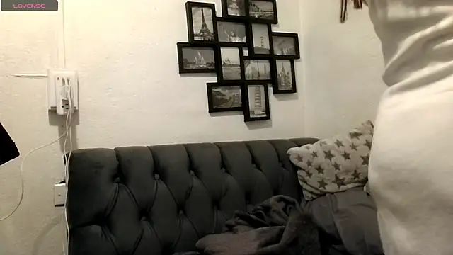 MirandaLatinaLovely online show from February 1, 2026, 6:17 pm