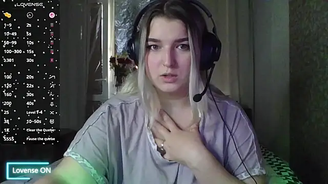 Snapshot of Jenny_Smit chatting on October 22, 2025, 2:01 am Jenny Smit online show from October 22, 2025, 2:01 am