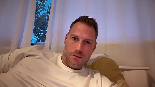 Christian87xxx online show from October 4, 2025, 4:49 pm