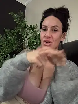 goddess-harper online show from December 18, 2025, 11:16 am