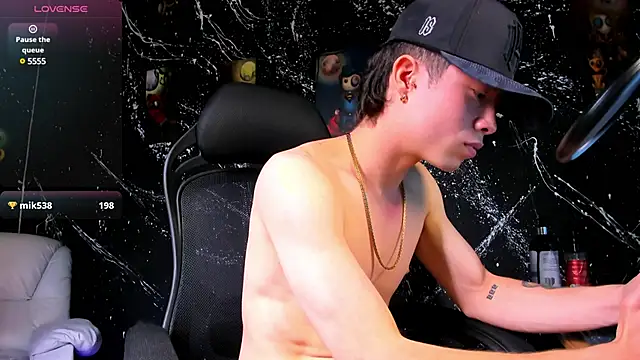 marcuscollins1  online show from February 15, 2025, 3:50 pm