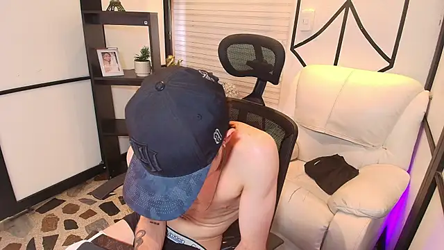 marcuscollins1  online show from March 22, 2025, 5:20 pm