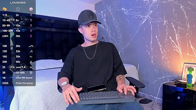 marcuscollins1  online show from October 25, 2025, 2:24 pm