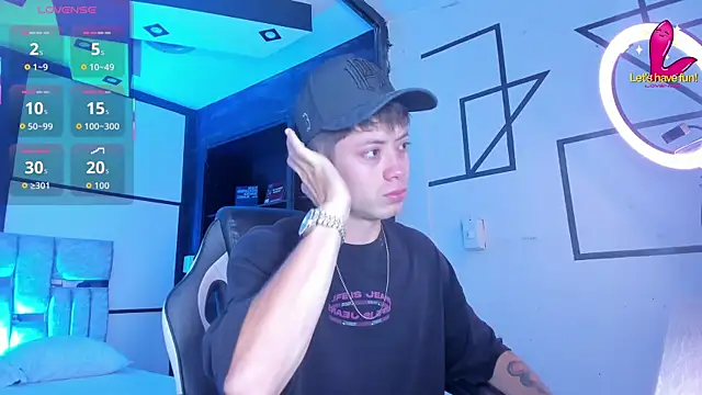 marcuscollins1  online show from December 5, 2025, 2:58 pm