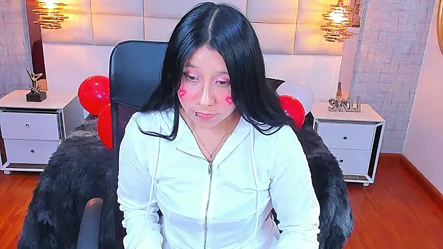 Nohemi louse online show from February 14, 2026, 7:10 pm