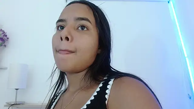 Roxy Stonee online show from October 27, 2025, 7:18 pm