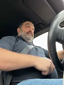 fuocovivo4 online show from February 10, 2025, 1:33 pm