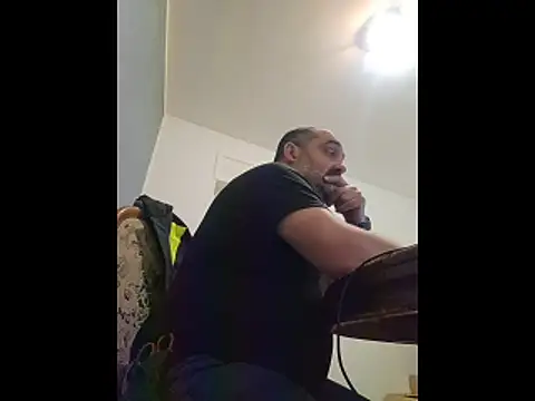 fuocovivo4 online show from March 5, 2026, 3:41 pm