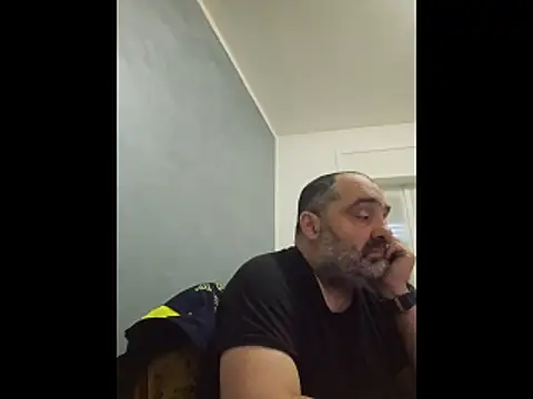 fuocovivo4 online show from April 1, 2026, 4:59 pm