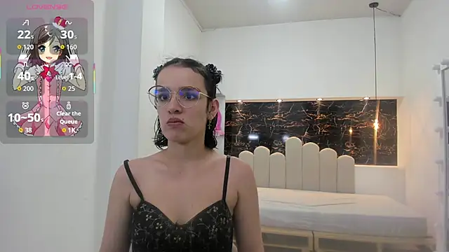Annyrosee online show from September 13, 2025, 8:52 pm