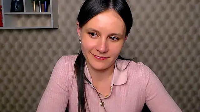 ValeriaHeart  online show from February 25, 2025, 7:03 pm