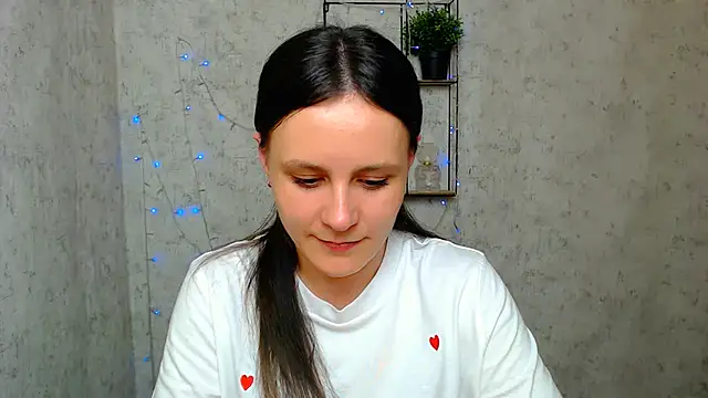 ValeriaHeart  online show from March 13, 2025, 1:29 pm