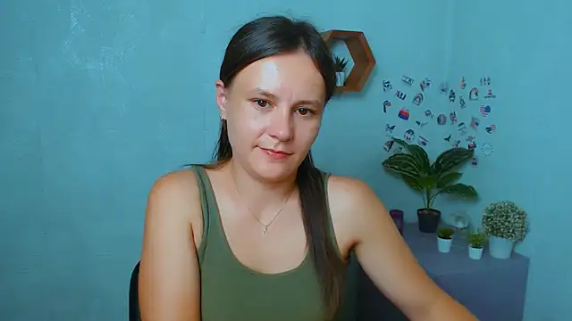 ValeriaHeart  online show from September 9, 2025, 1:10 pm