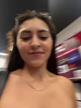 Sofiadelacruz online show from May 12, 2026, 8:50 pm