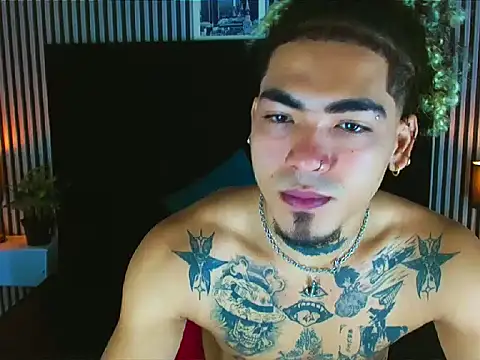 LihanJor 23 online show from October 10, 2025, 1:21 pm