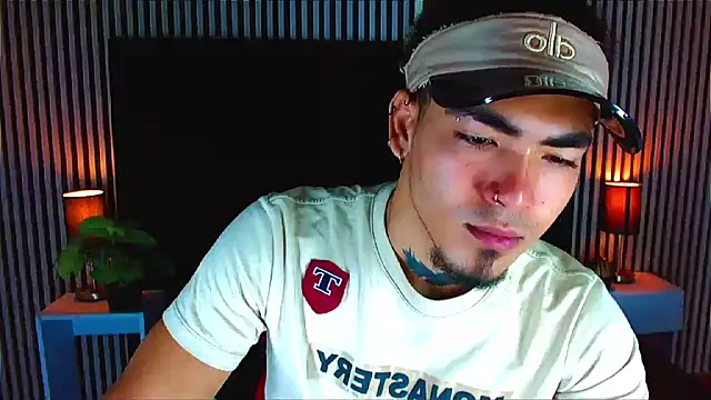 LihanJor 23 online show from October 21, 2025, 1:56 pm