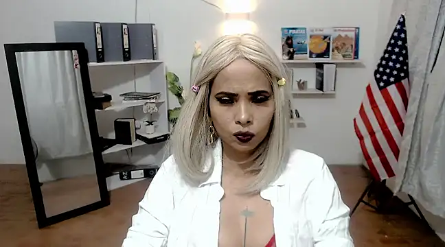 Snapshot of maissacooper chatting on February 6, 2025, 12:33 am maissacooper online show from February 6, 2025, 12:33 am