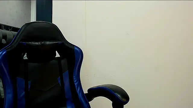 Snapshot of roan_birkin chatting on October 28, 2025, 8:44 pm roan birkin online show from October 28, 2025, 8:44 pm