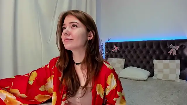 Ella Mayers online show from February 3, 2025, 3:31 am