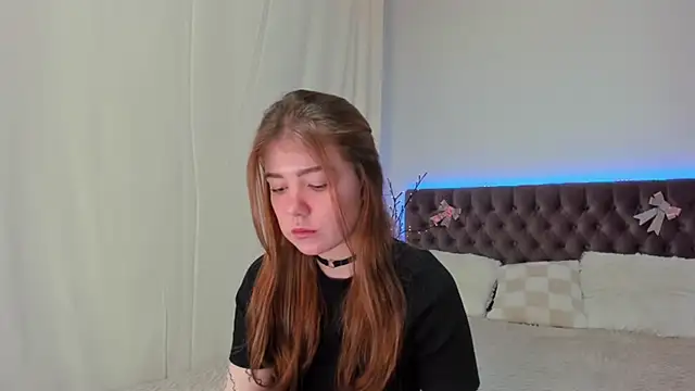 Ella Mayers online show from March 8, 2025, 12:33 am