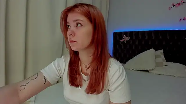 Ella Mayers online show from September 20, 2025, 12:28 pm