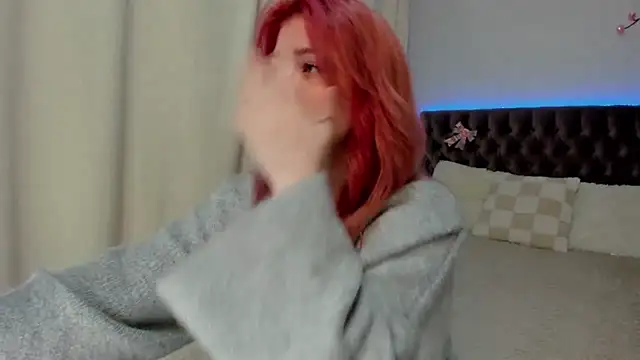 Ella Mayers online show from September 26, 2025, 12:20 pm