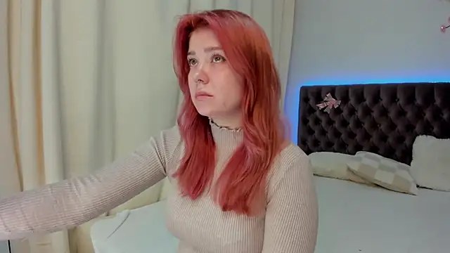 Ella Mayers online show from October 2, 2025, 12:23 pm