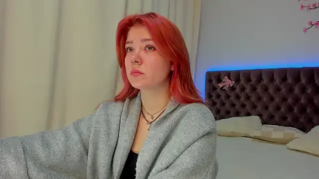 Ella Mayers online show from October 4, 2025, 12:03 pm