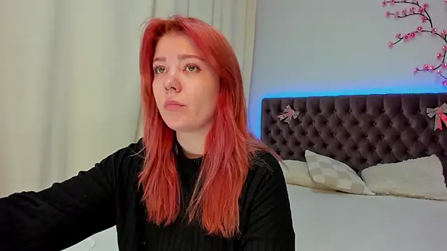 Ella Mayers online show from October 5, 2025, 12:14 pm