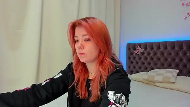 Ella Mayers online show from October 15, 2025, 12:27 pm