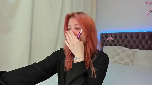 Ella Mayers online show from October 16, 2025, 12:28 pm