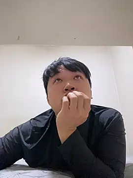 offwhite777 online show from February 4, 2025, 8:46 am